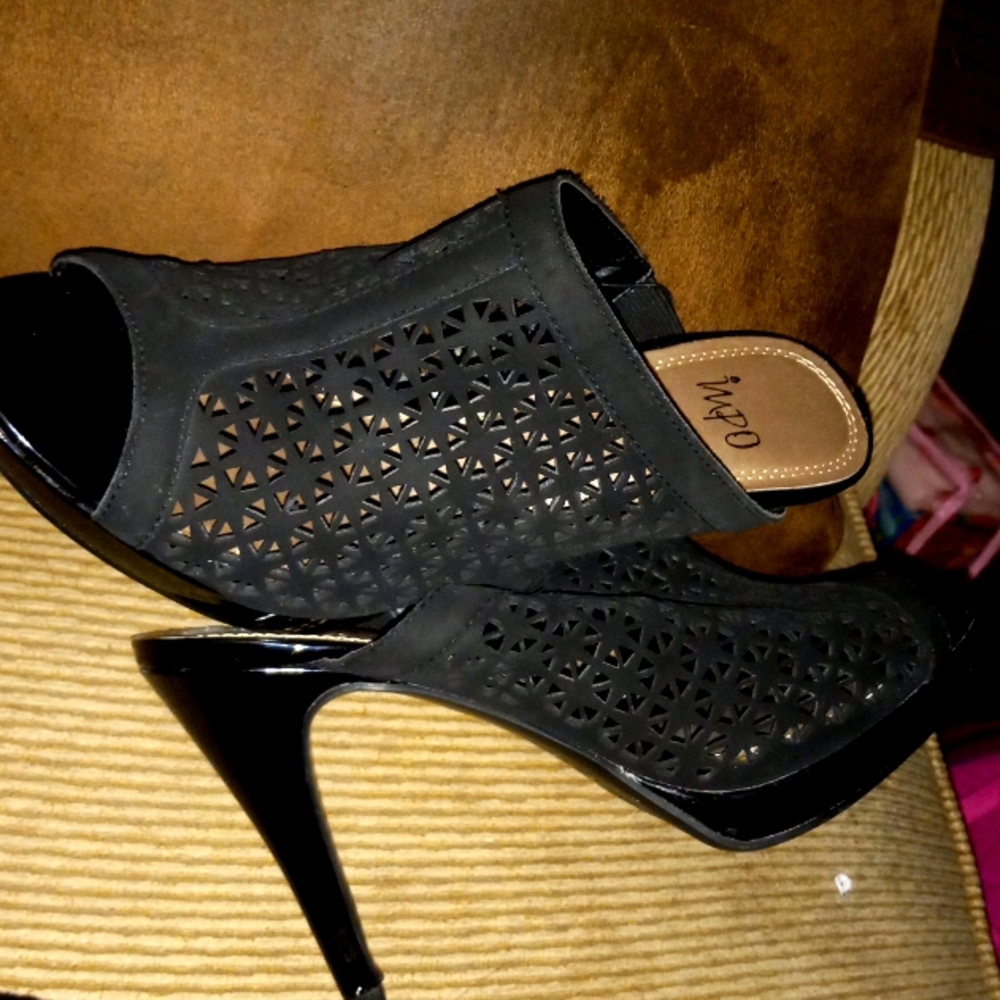 Black Cutout Slides